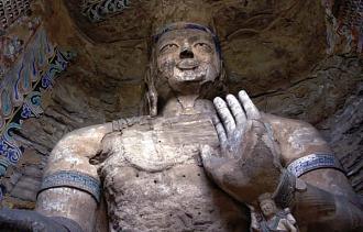 Posąg Buddy z grot Yongang w pobliżu Datong