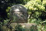 Głowa Olmeków w Villahermosa (90 KB)