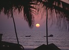 Zachód słońca na plaży Goa (63 KB)
