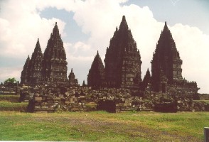 Kompleks świątyń hinduistycznych w Prambanan, centralna Jawa