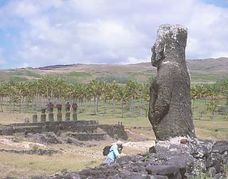 Posągi moai na Wyspie Wielkanocnej