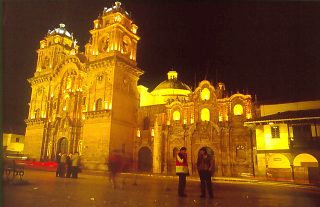 Na Plaza de Armas w Cuzco nocą