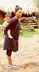 Kobieta z plemienia czarnych Lao - wioska Ban Nam Chang