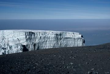 Lodowiec poniżej szczytu Kilimandżaro