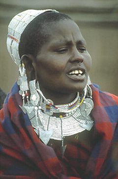Masajka z wioski przy kraterze Ngorongoro