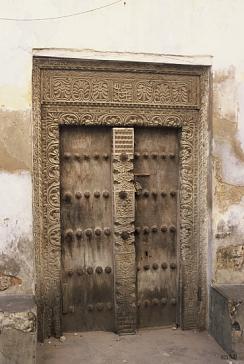 Ozdobne drzwi w Kamiennym Mieście na Zanzibarze